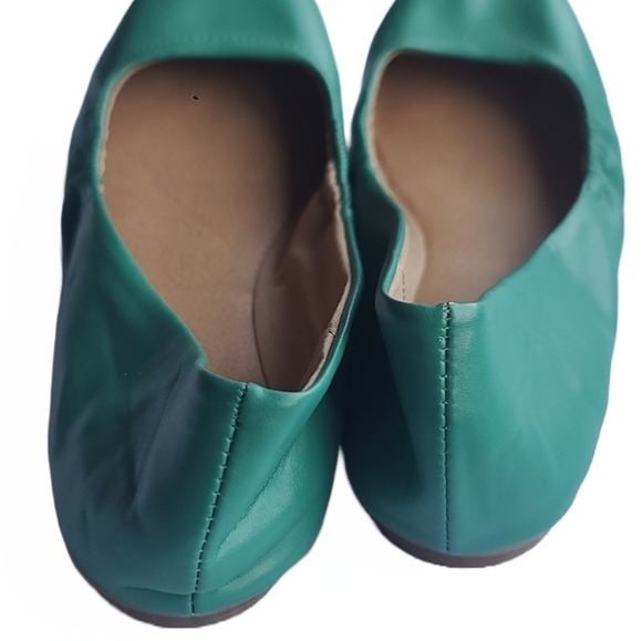 Tahari 8.5 Women's Green Flats - Picture 8 of 8
